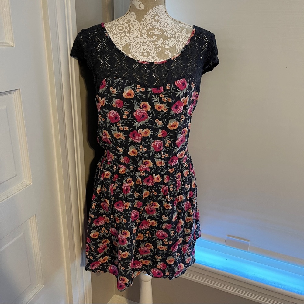 American eagle size medium floral dress gray pink